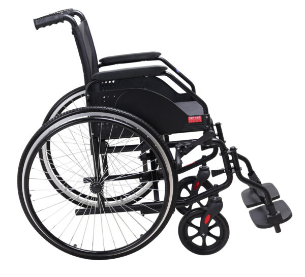 silla de ruedas Celta Compact3 ST rayada lateral de Movitcare