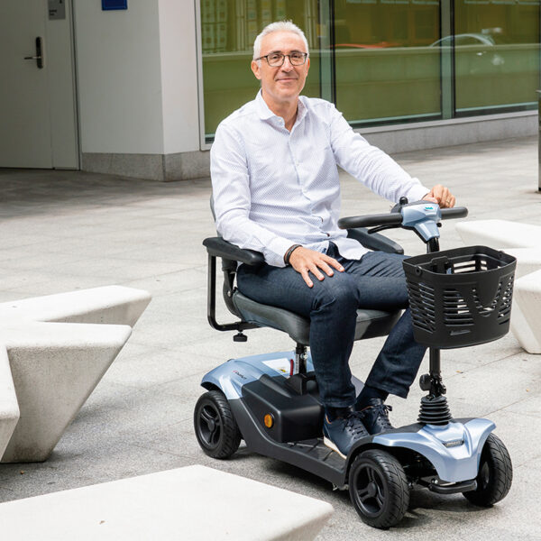 Scooter I-Confort de Movitcare usuario